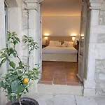 Restaurant Clos Des Sullys Hotel Montclus (Gard)