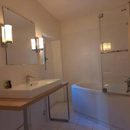 Restaurant Clos Des Sullys