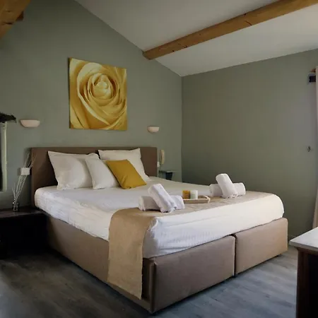 Restaurant Clos Des Sullys Montclus (Gard)