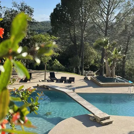 Restaurant Clos Des Sullys Hotel Montclus (Gard)