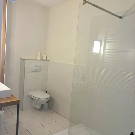 Hotel Restaurant Clos Des Sullys Montclus (Gard)