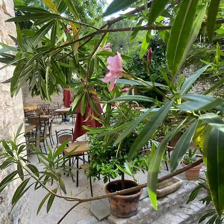 Hotel Restaurant Clos Des Sullys *